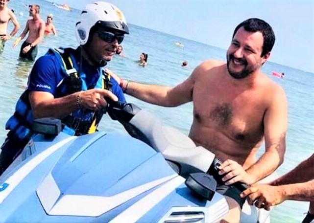 Figlio Salvini su moto d’acqua della polizia, Procura apre inchiesta