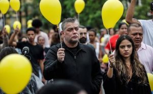 Proteste per la bambina uccisa dalla polizia per errore