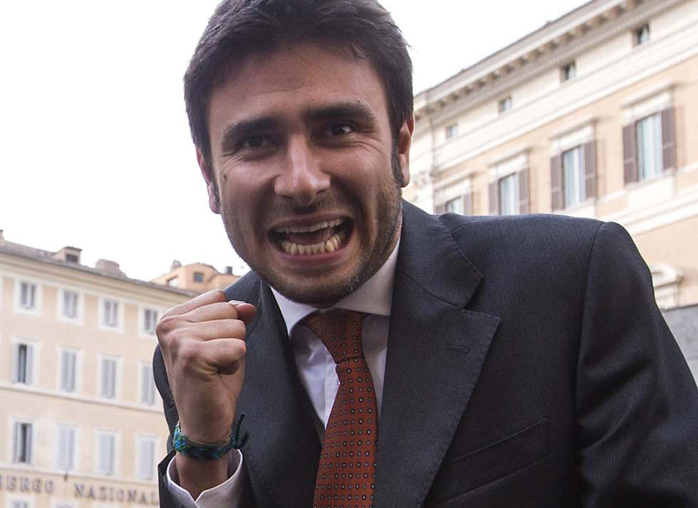 Di Battista scuote M5S, non vi fidate di Pd e Renzi. Marcucci replica: Conte e Di Maio tengano a bada i suoi deliri