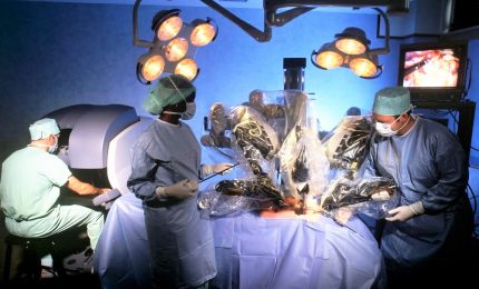 Il robot chirurgo d'avanguardia, nel 2018 in Italia oltre 20mila interventi