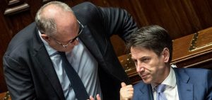 Roberto Gualtieri e Giuseppe Conte (LaPresse)