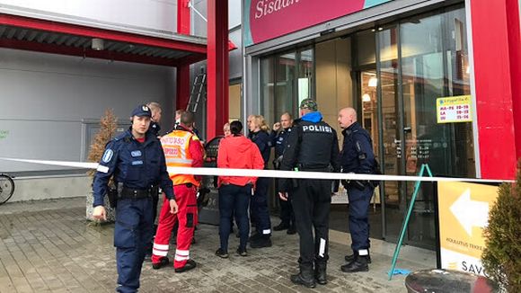 Sparatoria in Finlandia, 1 morto e 10 feriti. Arrestato l’aggressore