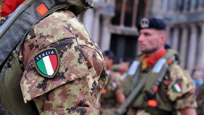 Bomba contro militari italiani in Iraq, 5 feriti. Uno di loro ha perso una gamba