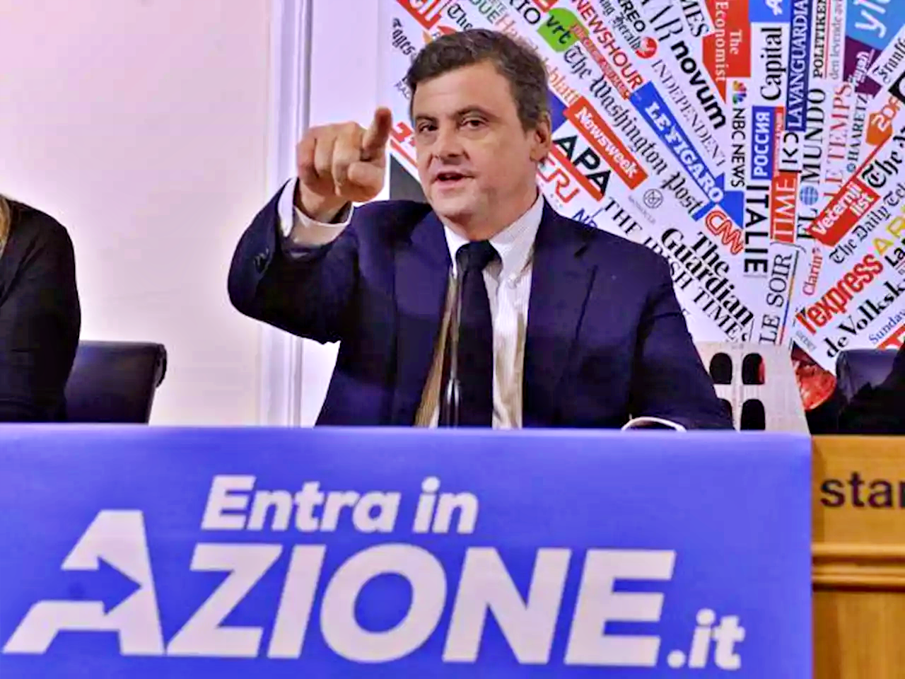 L’ex Pd Calenda si candida a sindaco di Roma. E ora chiede sostegno ai Dem