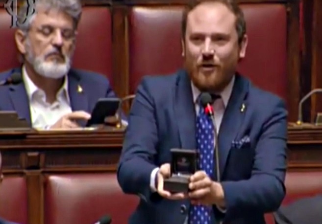 Il leghista Di Muro e la proposta di nozze in diretta alla Camera