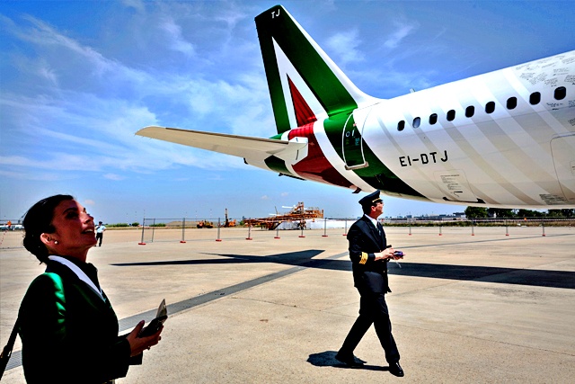 Alitalia, goveno vuole “rilancio” ma non sa come fare. Gli italiani hanno pagato 10 miliardi per farla volare