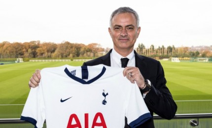 José Mourinho è il nuovo allenatore del Tottenham: "Sono emozionato"