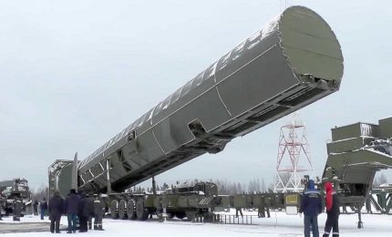 Putin scommette su razzo nucleare "invulnerabile"