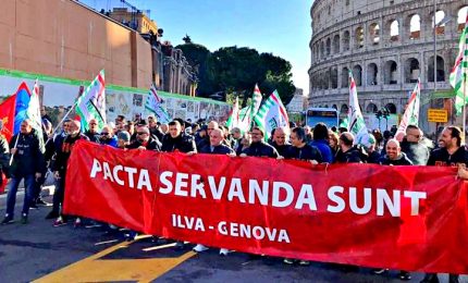 Lavoratori ex-Ilva in piazza a Roma. Il tribunale respinge la richiesta di prorogare l'uso dell'altoforno 2
