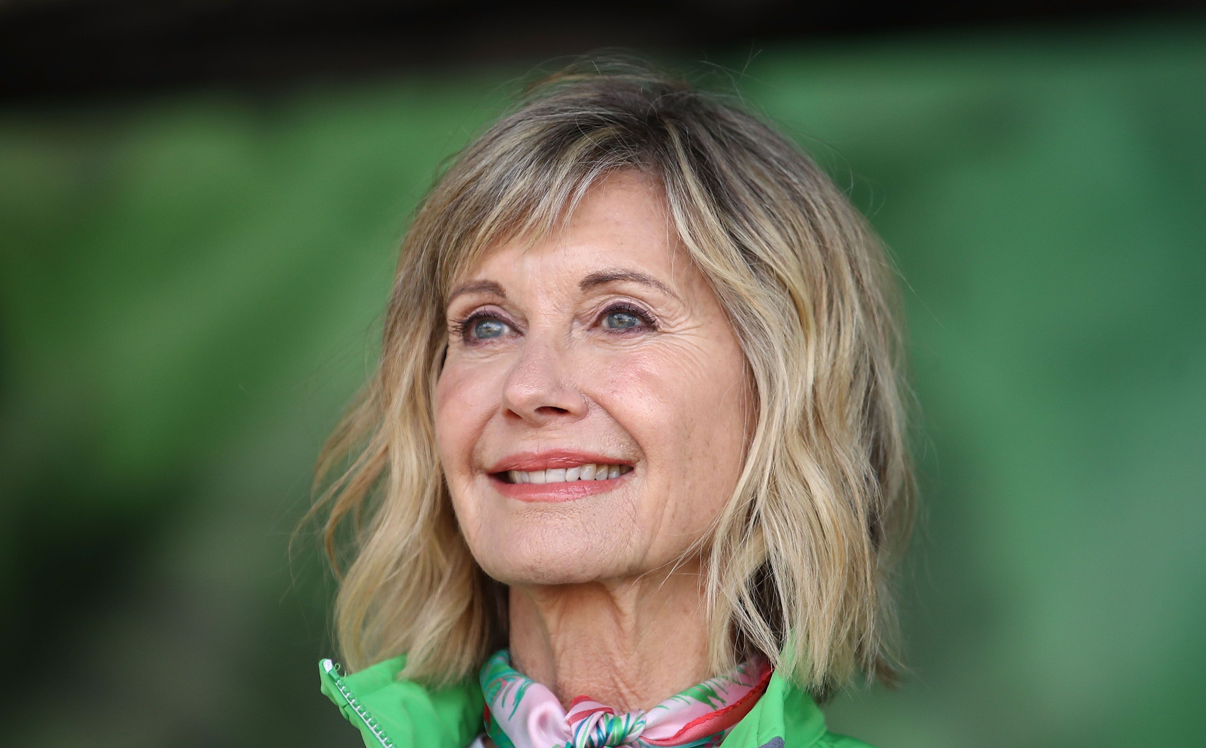 Elisabetta II nomina Olivia Newton-John Lady Commander