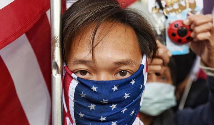 Tornano le proteste a Hong Kong. I manifestanti inneggiano Trump: “Aiutaci”