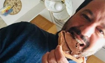 Salvini: "Basta Nutella, ci sono dentro le nocciole turche"