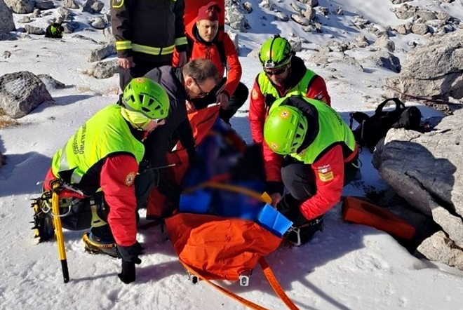 Tragedia sui monti lombardi: muore una coppia, salva la figlia