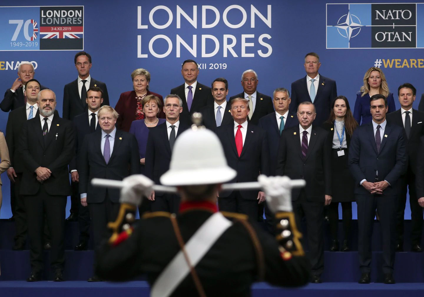 Vertice Nato concluso in baruffa, tensione fra Trump e Macron