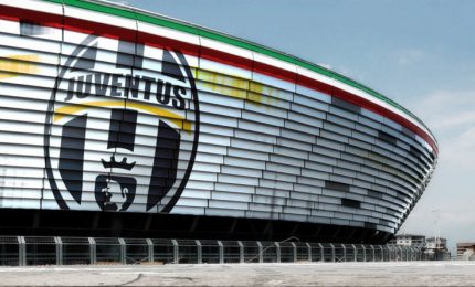 Covid, Napoli e Juventus sospendono le vendite dei biglietti