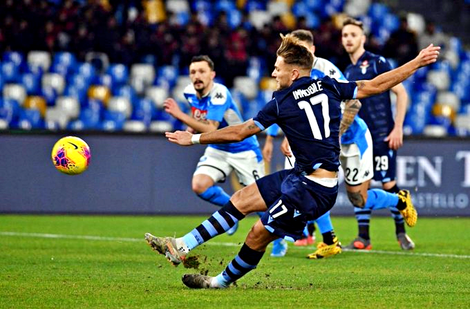 Pali, rigori ed espulsioni: il Napoli elimina la Lazio