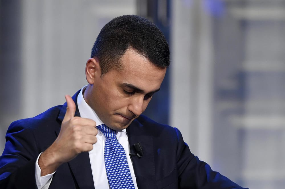 Caccia alla poltrona di Di Maio, ma il capo politico non vuole abdicare