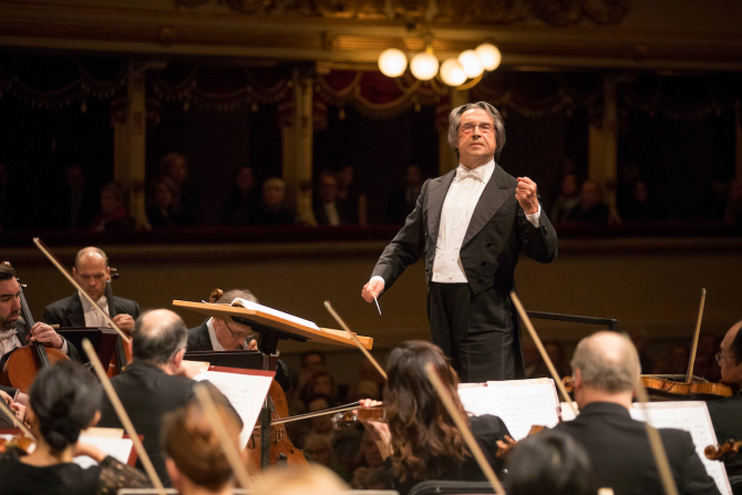 Muti apre tour italiano con Chicago Symphony a Napoli