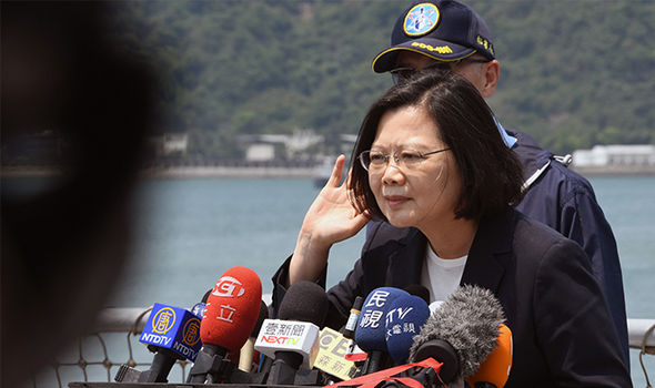Taiwan oggi al voto, con alle spalle l’ombra minacciosa di Pechino
