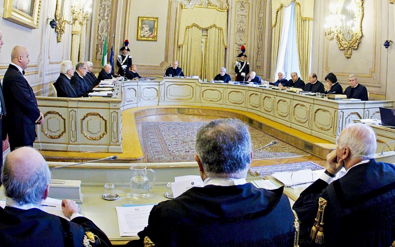 Consiglio dei ministri impugna la legge sui vitalizi in Sicilia, deciderà Consulta