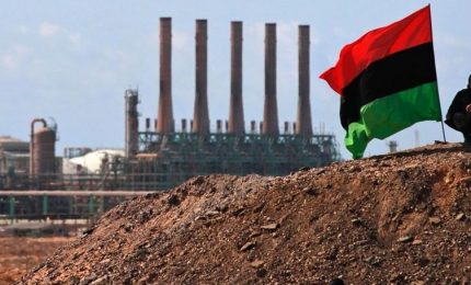 Summit a Berlino per la pace in Libia. Il petrolio, l'arma di ricatto di Haftar