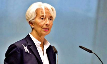 Lagarde corregge il tiro: rischi inflazione, ma non serve stretta