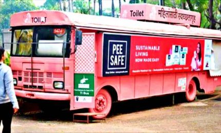 In India i bus dismessi diventano bagni ambulanti per sole donne