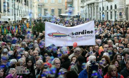 Sardine a Roma contro "legge vergogna": abolire decreti sicurezza
