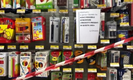 No alla vendita di colori nei supermercati: danno per i bambini