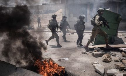 Cisgiordania, scontri fra palestinesi ed esercito israeliano