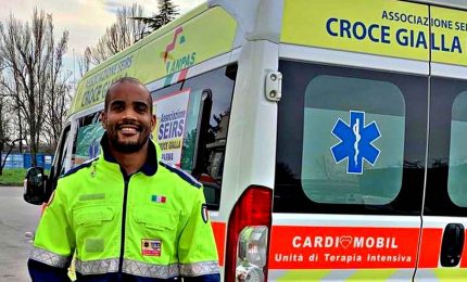 Coronavirus, il rugbista Maxime Mbandà volontario su ambulanze