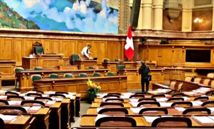 La Svizzera si ferma per Covid-19, Parlamento vuoto