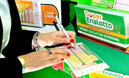 Coronavirus, Agenzia dogane sospende lotterie e slot machine