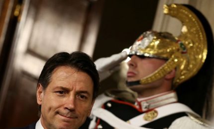Conte torna a chiedere "aiuto" a volenterosi: dimissioni per un governo di salvezza nazionale