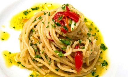 Spaghetti aglio, olio e peperoncino. Buon appetito!