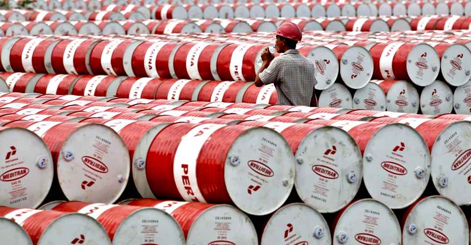 Petrolio, Opec+ decide taglio produzione di 2 milioni di barili al giorno