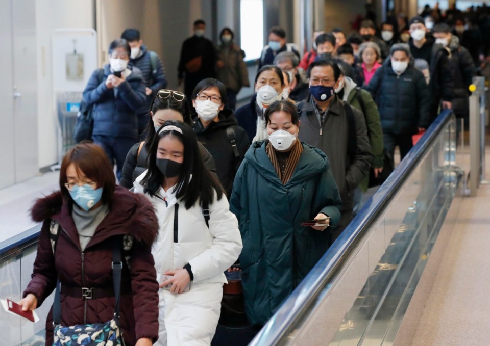 Coronavirus, più di 130 casi in 24 ore a Tokyo. Primo ministro restio al lockdown