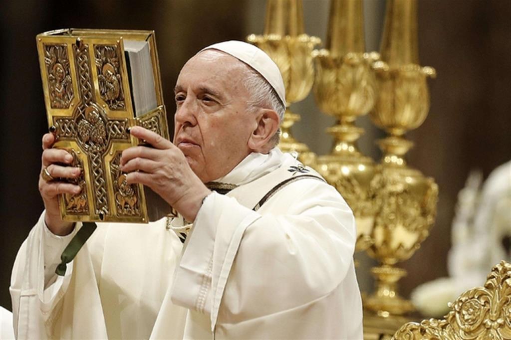 La Pasqua a porte chiuse del Papa “ingabbiato” a San Pietro