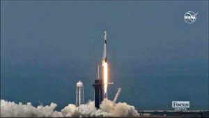 Partita la Crew Dragon di Elon Musk, inizia l'Era dei voli commerciali