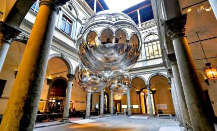 Riapre il 1 giugno la mostra di Tomàs Saraceno a Palazzo Strozzi