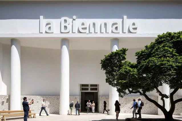 Biennale di Architettura rinviata al 2021, Arte al 2022