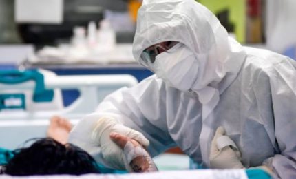 Coronavirus, morti (70) in calo ma risalgono i nuovi contagi. Meno di 500 persone in terapia intensiva