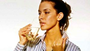 donnabevandabicchiere