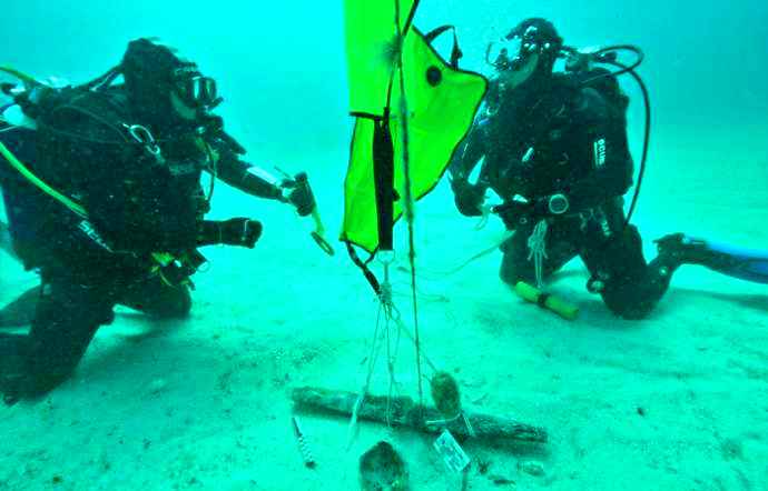 Trapani, recuperata dai fondali un’ancora del IV-III sec a.C.