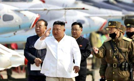 Nordcorea, il dittatore Kim riappare in foto inaugurazione tra molti dubbi