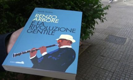 La "Rivoluzione gentile" nella biografia di Renzo Arbore