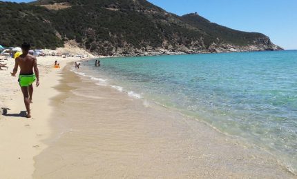 Sardegna, da oggi spiagge aperte