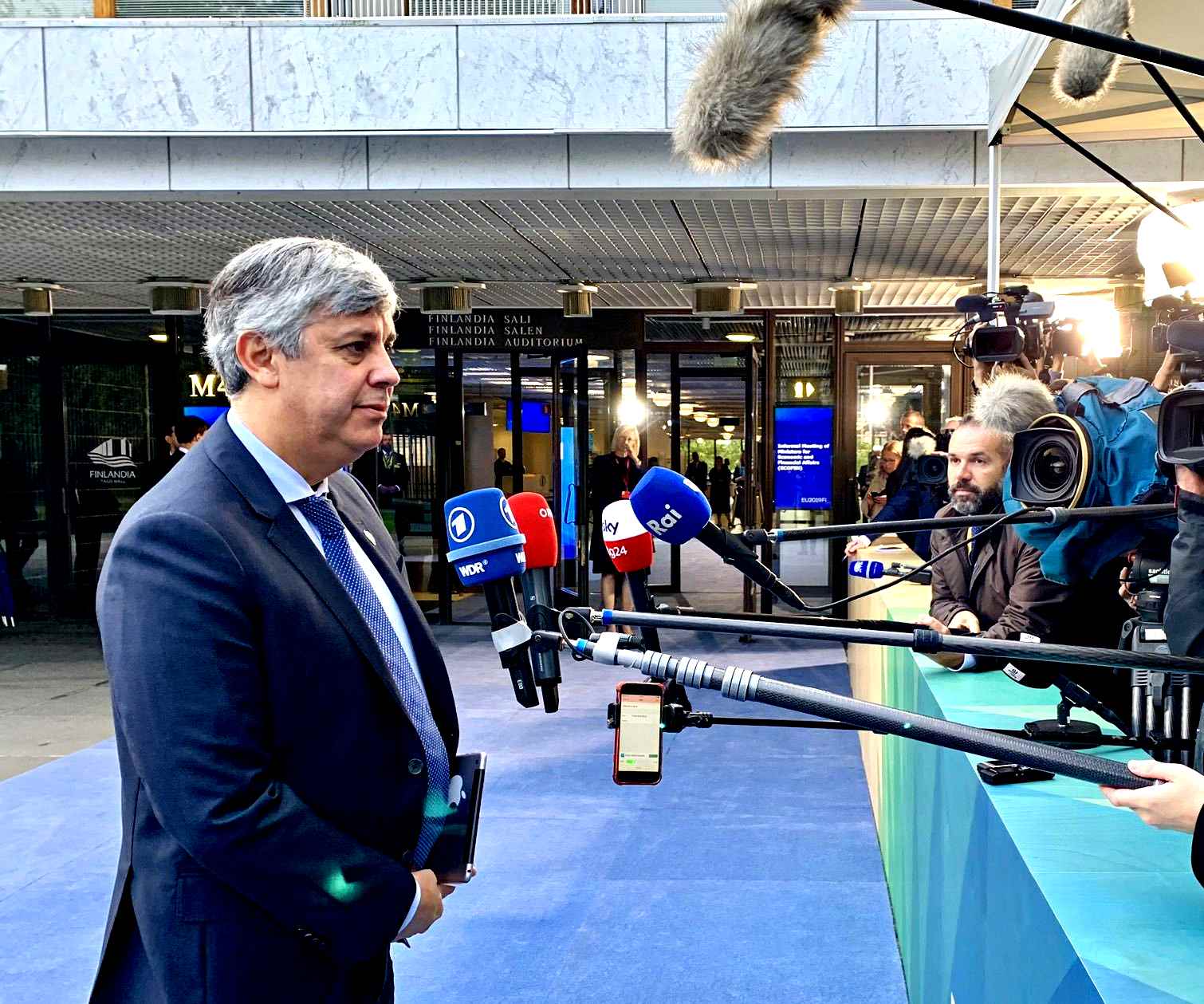 Fulmine a ciel sereno all’Eurogruppo, Centeno lascia presidenza