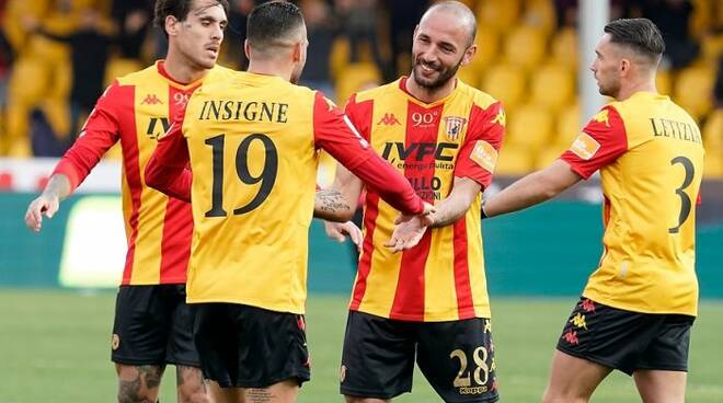 Il Benevento torna in A, squadra sul bus senza assembramenti