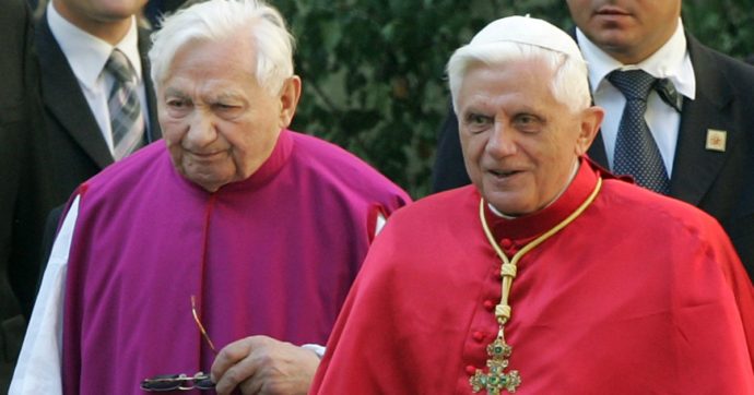 Funerale del fratello: Ratzinger, grazie per ciò che hai sofferto